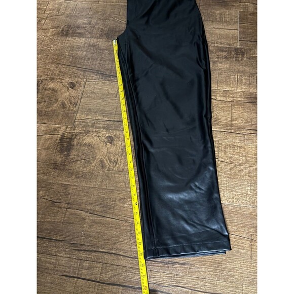 NEW Abercrombie Curve Love Vegan Leather 90s Straight Pant - Picture 8 of 8